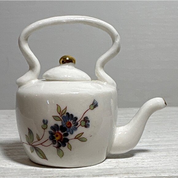 Miniature Doll House Floral Fine Bone China Teapot By Lu Pao Taiwan Gold Accents - Picture 2 of 11